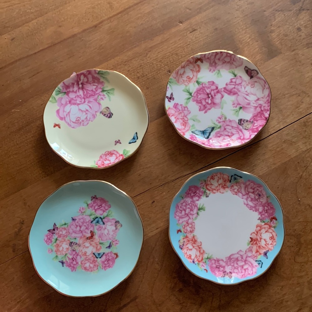 Miranda Kerr set of 4 inch mini plates.